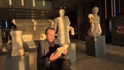 İlyada Destanı farklı seslerle Troya Müzesinde yankılandı
