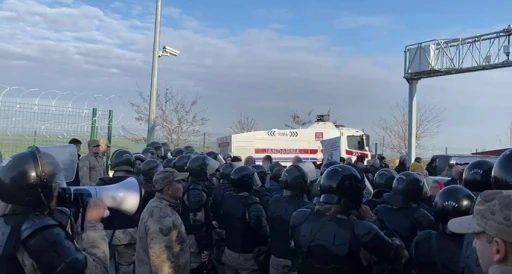 İmamoğlu&rsquo;nun diplomasının iptaline ilişkin davada jandarmaya mukavemette bulunanlar hakkında soruşturma başlatıldı
