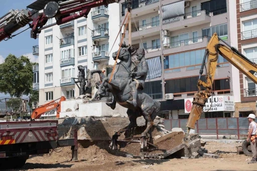 İncirliova&rsquo;da Atat&uuml;rk heykeli koruma altına alındı
