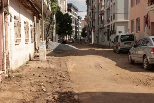 İncirliova&rsquo;da yol &ccedil;alışmaları Zafer Mahallesi&rsquo;nde devam ediyor
