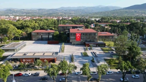 İneg&ouml;l Belediyesi Bayrama Hazır
