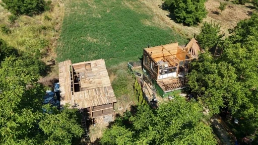İneg&ouml;l Belediyesi&rsquo;nden &ccedil;itli&rsquo;de 16 ka&ccedil;ak yapıya m&uuml;dahale
