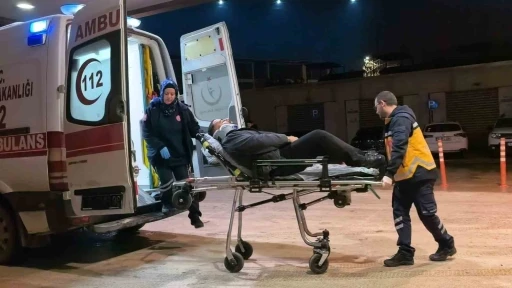 İneg&ouml;l&rsquo;de ara&ccedil;lar &ccedil;arpıştı: 2 yaralı
