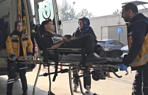 İneg&ouml;l&rsquo;de iş&ccedil;i elini tahtaya &ccedil;aktı, itfaiye ekipleri kurtardı
