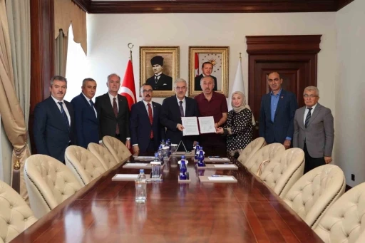 İneg&ouml;l&rsquo;de sağlık ve eğitim i&ccedil;in imzalar atıldı
