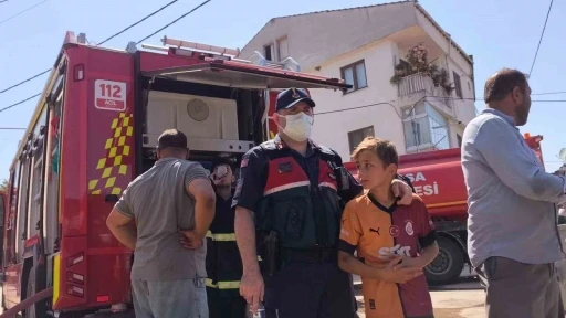 İneg&ouml;l&rsquo;de yumurta deposunda yangın: Minik Huzeyfe&rsquo;nin g&ouml;zyaşları y&uuml;rek burktu
