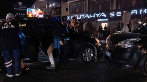 İneg&ouml;l&rsquo;de zincirleme kaza: 5 yaralı
