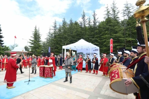 İneg&ouml;l Fatihi Turgut Alp kabri başında anıldı
