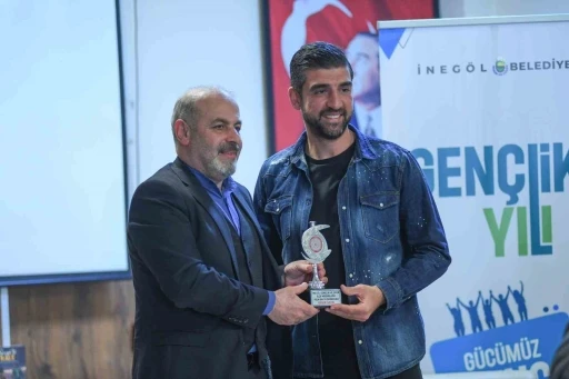 İneg&ouml;lspor kalecisi Bekir Sevgi &rsquo;yılın en iyi sporcusu&rsquo; se&ccedil;ildi
