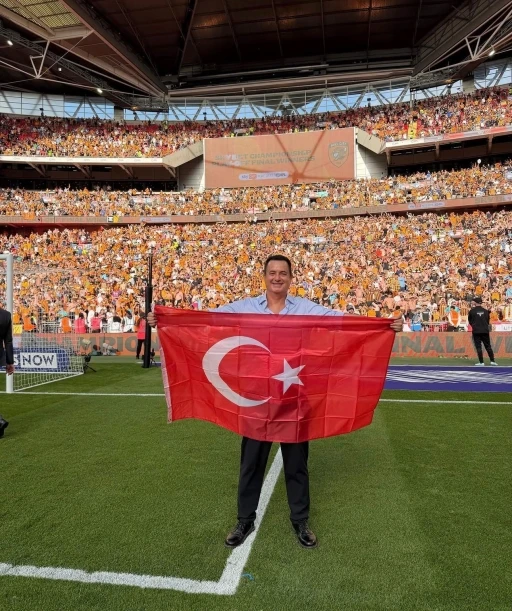 İngiltere&rsquo;de tarih yazan T&uuml;rk başkan!

