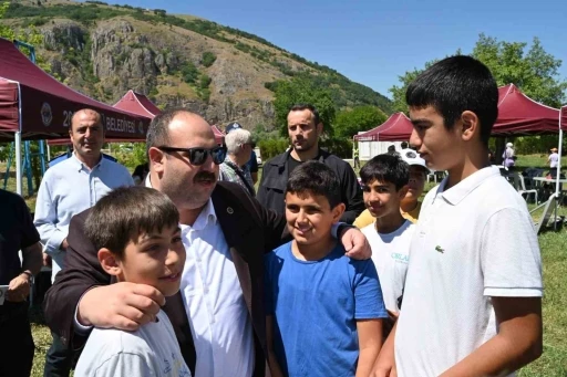 İn&ouml;n&uuml;&rsquo;de başkandan &ccedil;ocuklara tatil &ouml;ncesi dev organizasyon
