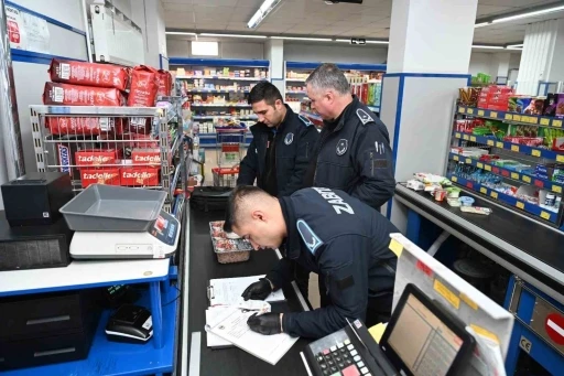 İn&ouml;n&uuml;&rsquo;de kurallara uymayan zincir marketlere m&uuml;h&uuml;r vuruldu
