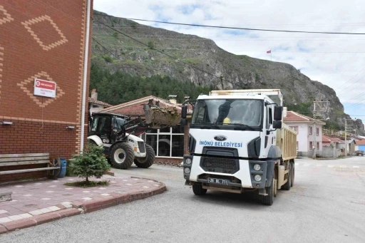 İnönü’de Metruk binalar için yıkım çalışması sürüyor
