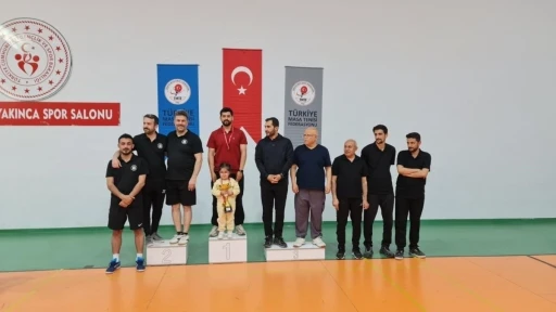 İn&ouml;n&uuml; &Uuml;niversitesi, Masa Tenisi Kurumlar Ligi&rsquo;nde Malatya ikincisi oldu
