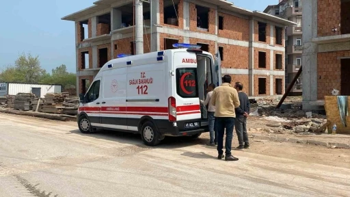 İnşaat İşçisi 3 Metreden Düştü