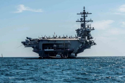 İran, ABD&rsquo;ye ait USS Abraham Lincoln u&ccedil;ak gemisine f&uuml;ze saldırısı d&uuml;zenledi
