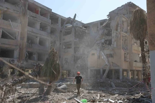 İran’dan İsrail’in 3 noktasına balistik füze saldırısı: 65 yaralı
