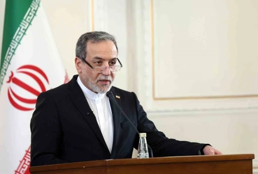 İran Dışişleri Bakanı Arak&ccedil;i: "D&uuml;nya bir sa&ccedil;malıkla karşı karşıya ve Avrupa bunu bilin&ccedil;li olarak benimsiyor"
