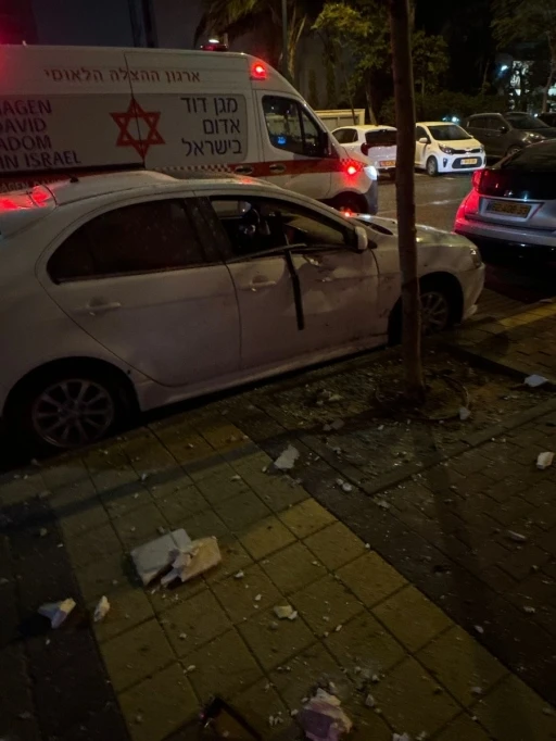 İran&rsquo;ın son f&uuml;ze saldırısı İsrail&rsquo;in bir&ccedil;ok b&ouml;lgesinde maddi hasara yol a&ccedil;tı
