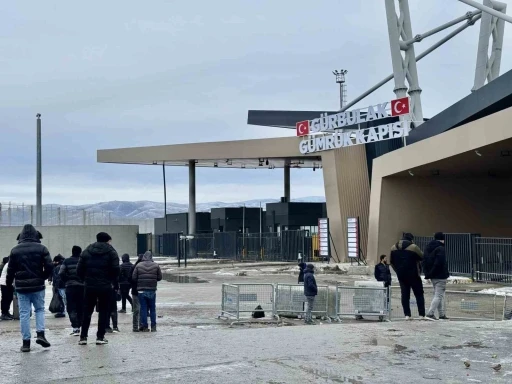 İranlılar Trump&rsquo;a tepkili: Sorunumuz savaş değil ekonomi
