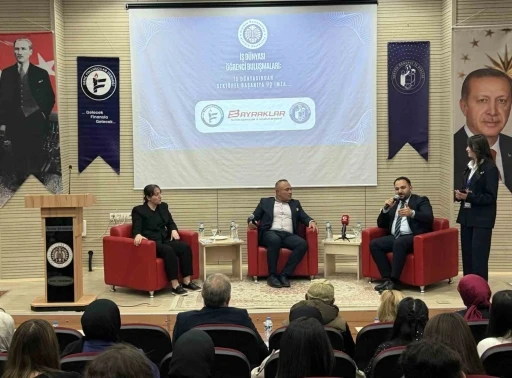İş d&uuml;nyası &ouml;ğrenci buluşmaları s&uuml;r&uuml;yor
