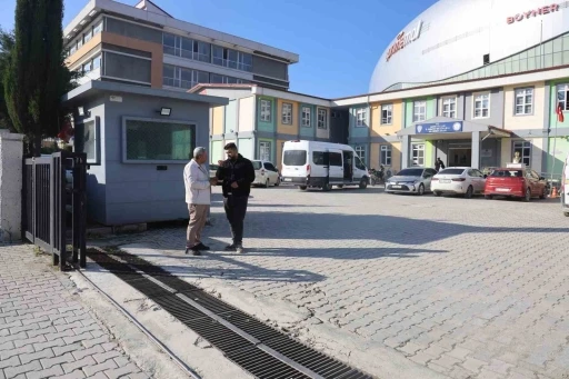 İş hayali kuran 120 vatandaşı, numaralarını muhtarlardan alarak tuzağa d&uuml;ş&uuml;rd&uuml;ler
