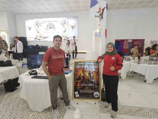 İşitme engelli &ouml;ğrenciden tarihi başarı: Bergamalı Didem, A Sınıfı amat&ouml;r telsizci oldu
