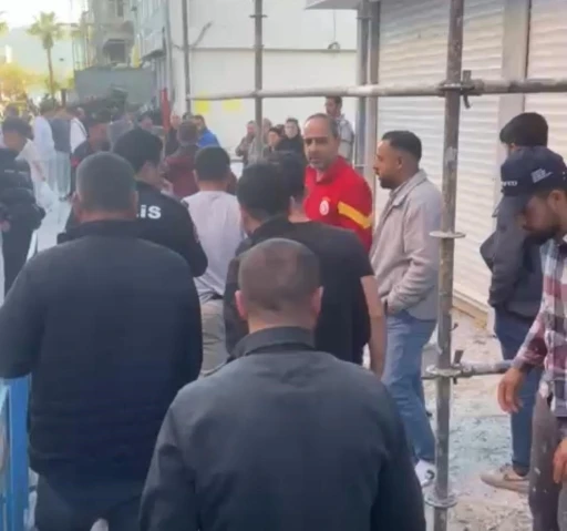 MARMARİS'TE İSKELEDEN DÜŞEN İŞÇİ YARALANDI