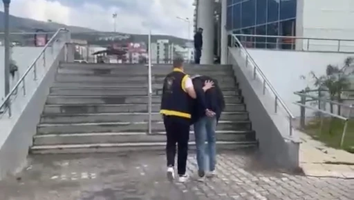 İskenderun&rsquo;da 2 yıl hapis cezasıyla aranan şahıs yakalandı
