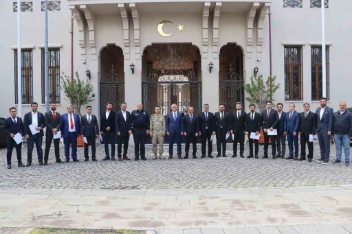 İskenderun’da görevinde başarı gösteren emniyet güçlerine başarı belgesi verildi
