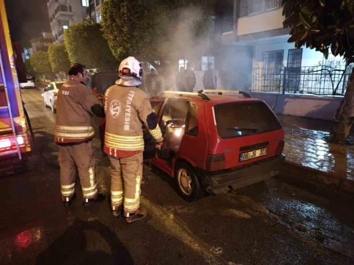 İskenderun&rsquo;da otomobil yangını
