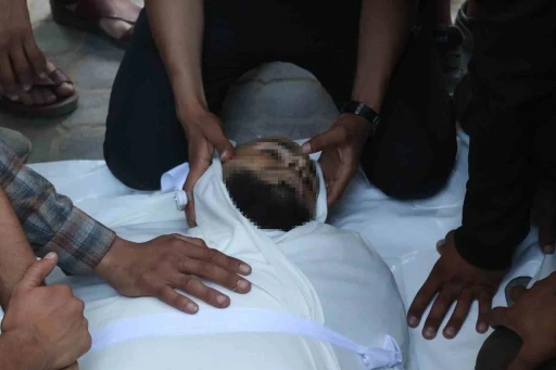 İsrail, Gazze&rsquo;de yerinden edilen sivilleri vurdu: 6 &ouml;l&uuml;, 15 yaralı

