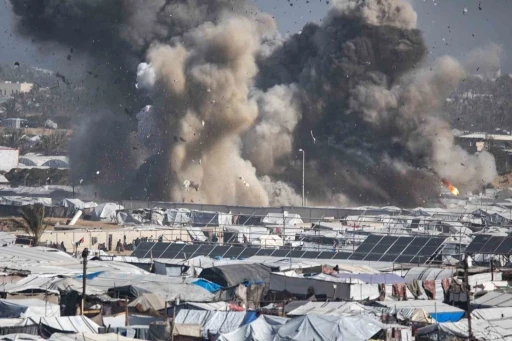 İsrail&rsquo;in Gazze&rsquo;de yerleşim yerlerine y&ouml;nelik saldırılarında can kaybı 31&rsquo;e y&uuml;kseldi
