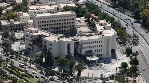 İsrail’in vurduğu Suriye Genelkurmay Başkanlığındaki hasar görüntülendi
