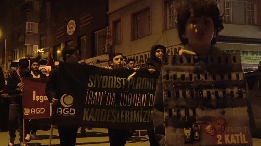 İsrail&rsquo;in zulm&uuml;n&uuml; protesto etmek i&ccedil;in Netanyahu&rsquo;yu "idam" ettiler
