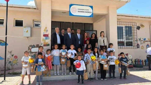 İstanbul Bah&ccedil;elievler Milli Eğitim M&uuml;d&uuml;rl&uuml;ğ&uuml;nden Pazarcıklı &ouml;ğrencilere moral desteği
