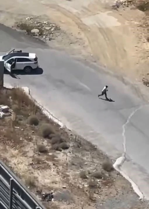 İstanbul’da aranan firari nefes kesen kovalamacada yakalandı, o anlar kameraya yansıdı
