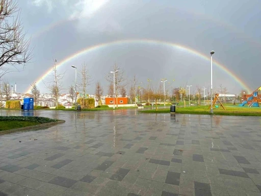 İstanbul’da gökkuşağı manzarası mest etti
