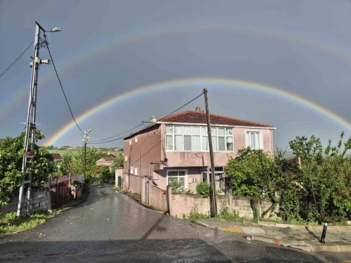 İstanbul&rsquo;da g&ouml;kkuşağı s&uuml;rprizi

