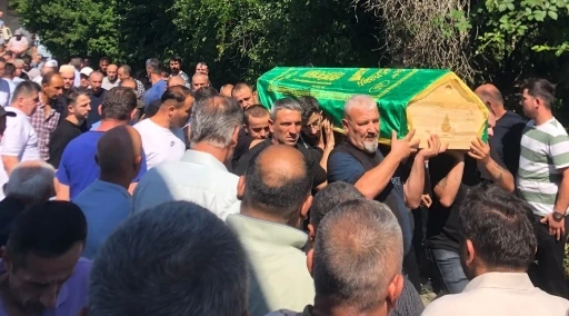 İstanbul&rsquo;da kazada &ouml;len gen&ccedil;, Zonguldak&rsquo;ta son yolculuğuna uğurlandı
