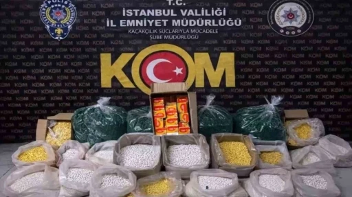 İstanbul&rsquo;da sahte ve ka&ccedil;ak ila&ccedil; deposuna su&ccedil;&uuml;st&uuml; baskın: 1,5 milyon sahte hap ele ge&ccedil;irildi, 2 g&ouml;zaltı
