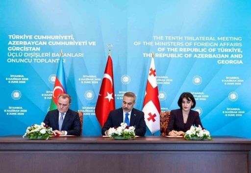 İstanbul&rsquo;da T&uuml;rkiye-Azerbaycan-G&uuml;rcistan arasında İstanbul Bildirisi imzalandı
