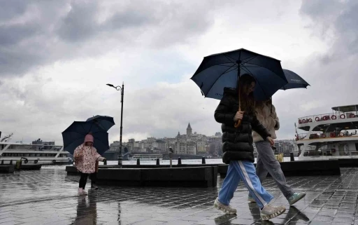 İstanbul&rsquo;da yağmur sonrası manzara havadan g&ouml;r&uuml;nt&uuml;lendi
