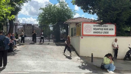 İstanbul&rsquo;da YKS heyecanı: Adaylar sınava koşarak girdi

