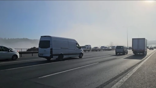 İstanbul&rsquo;da yoğun sis: Boğaz hattı trafiğe kapatıldı
