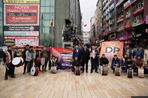 İstanbul&rsquo;daki davulcular Şirinevler Meydanı&rsquo;nda sessiz eylem yaptı
