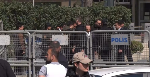 İstanbul İl Emniyet M&uuml;d&uuml;r&uuml; Yıldız, Levent&rsquo;te &ccedil;atışmanın olduğu b&ouml;lgede inceleme yaptı
