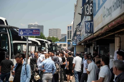 İstanbul Otogarı’nda bayram hareketliliği havadan görüntülendi
