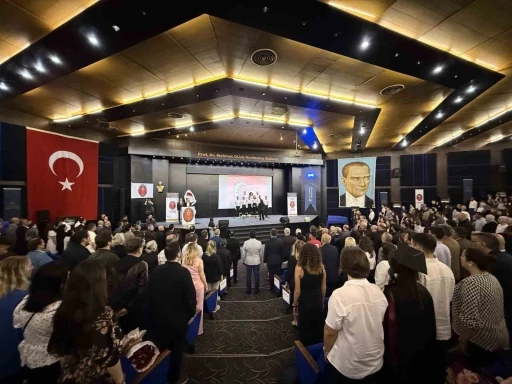 İstanbul Üniversitesi Cerrahpaşa’da, mezuniyet töreninde büyük vefa

