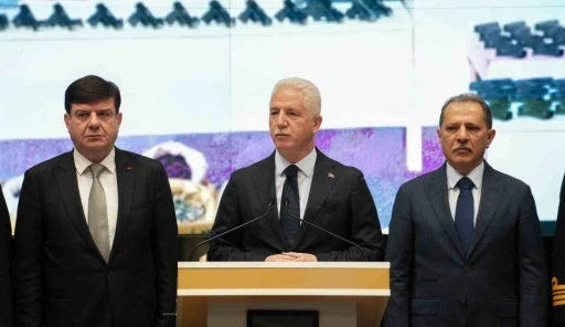 İstanbul Valisi Davut Gül: &quot;Bu yılın ilk 10 ayında 145 organize suç çetesi çökertildi&quot;
